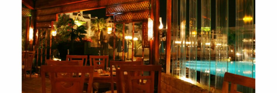 restaurants are near gold coast hotels & casino las vegas